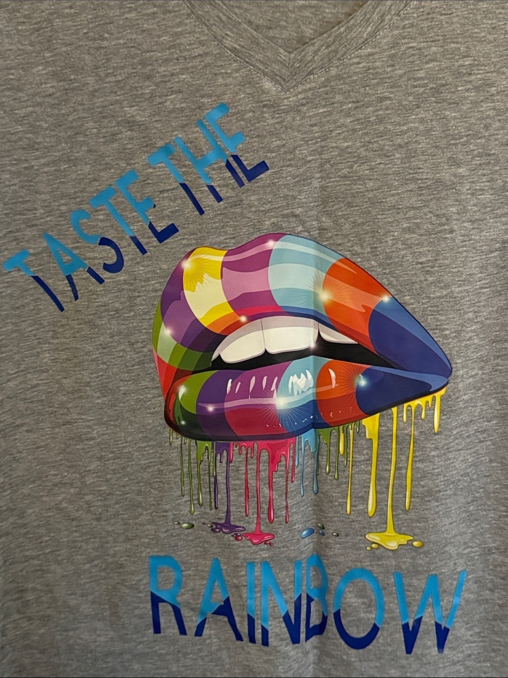 Gray V-Neck Tee with Colorful Rainbow Lips Graphic - Picture 5 of 6